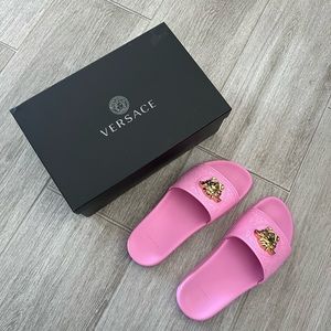 Flamingo Pink-Oro Versace Sandals